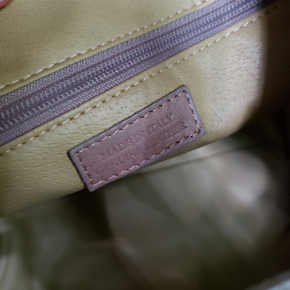 Italian Leather Beige Shoulder Purse with Strap - Picture 12 of 13